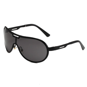 Retro oversized aviator sunglasses with integrated black frame and dark grey one-piece lens