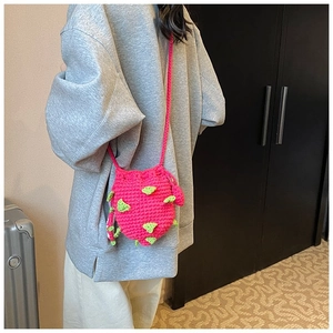 Borsa a tracolla fatta a mano all'uncinetto con design pitaya e trama rosa acceso