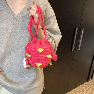 Borsa a mano creativa in crochet a forma di pitaya con coulisse in rosa brillante e verde
