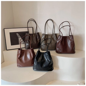 Minimalist Large Capacity Tote Bag Soft PU Leather Shoulder Underarm Bag French Retro Style For Women Daily Commuting