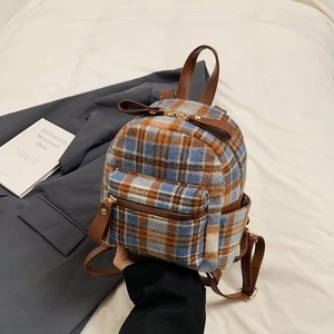 Chique mini-rugzak van blauwe en bruine geruite tweed met klassieke imitatielederen riemen