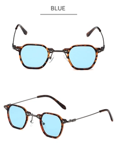 Lunettes de soleil rétro monture écaille, verres bleus et charnières métalliques