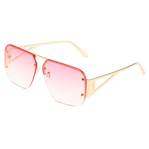 Fashionable pilot square sunglasses with gradient pink lenses and gold geometric frames