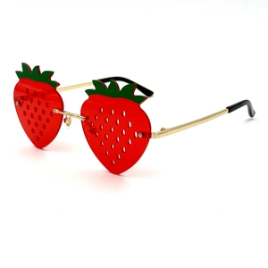 Novelty Strawberry Shaped Sunglasses For Women Metal Frame Creative Fruit Glasses For Party Festival Rave Fashion Eyewear
