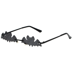Cool Fashion Bat Shaped Metal Sunglasses For Women Men Gothic Party Halloween Rimless Tinted PC Lens Personality Eyewear