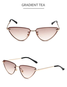 Vue de face et de profil de lunettes de soleil œil-de-chat en métal doré et thé