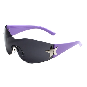 Lunettes de soleil Y2K sans monture avec branches violettes et détails étoiles argentées