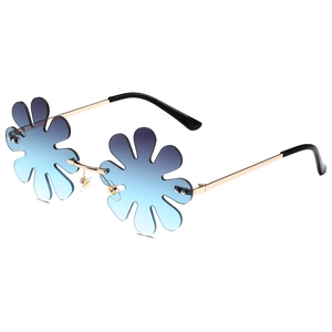 Creative flower-shaped rimless sunglasses with blue gradient lenses and gold metal frame