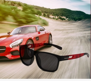 Lunettes de soleil sport polarisées pour conduite avec branches rouges et monture mate