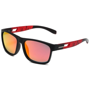 Lunettes de soleil sport polarisées avec monture noir mat et verres miroir rouge
