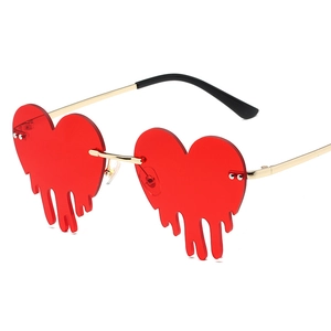 Lunettes de Soleil Sans Monture en Forme de Cœur Fondant pour Femmes Hommes Monture en Métal Doré Design Unique de Goutte Y2K UV400