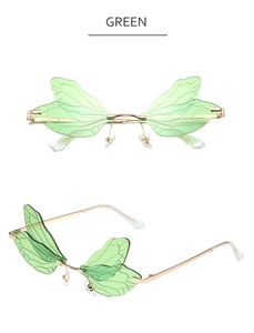 Vue détaillée de lunettes libellule avec verres verts et textures de nervures bioniques