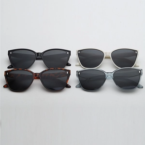 Détails de quatre variantes de couleurs de lunettes de soleil œil-de-chat anti-UV chic