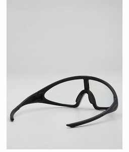 Detail view of the sleek black ergonomic frame and non-slip nose pads on sports goggles