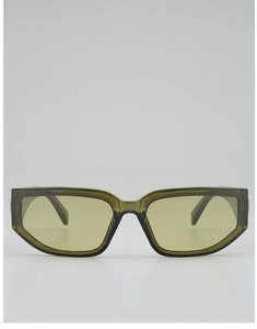 Vue de face de lunettes de soleil œil-de-chat vert olive translucide à verres carrés