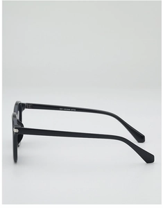Vue latérale des lunettes noires montrant les détails du modèle 9770 sur la branche