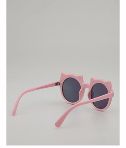 Detailansicht der rosa Kinder-Sonnenbrille mit Bärenohren und XS2824JP Größenangaben