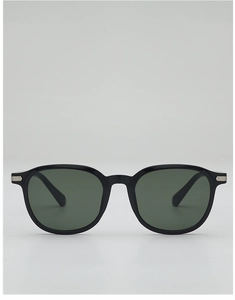 Vue détaillée de la monture de lunettes de soleil ronde noire avec accents métalliques