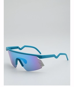 Detail of blue sports sunglasses with zigzag anti-slip temple and colorful mirror lens