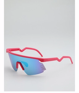 Detail of pink polarized cycling sunglasses with wavy temples and blue mirrored lenses