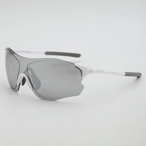 Lunettes de soleil de sport blanches avec verres miroirs argentés pour cyclisme et course