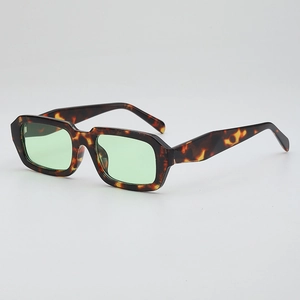 Retro tortoise rectangle sunglasses with light green lenses for a vintage fashion street look