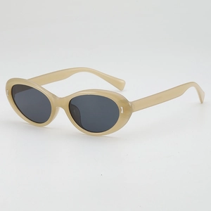 Lunettes de soleil œil de chat ovales rétro monture beige et verres gris anti-UV