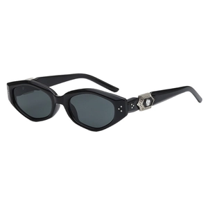 Retro small frame polygonal cat-eye sunglasses with silver metal hinge and dark lenses