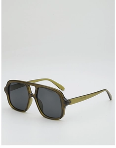 Detailed 45-degree angle of olive green double-bridge pilot sunglasses with model code 3828