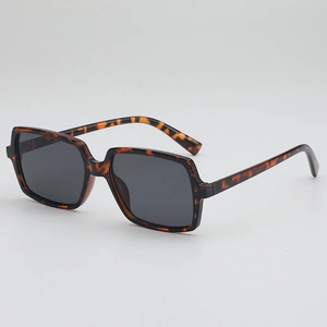 Retro Square Sunglasses UV400 Protection Large Frame Fashion Outdoor Travel Shades Unisex Eyewear