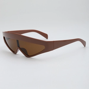 Lunettes de soleil futuristes marron de style masque avec une monture aérodynamique