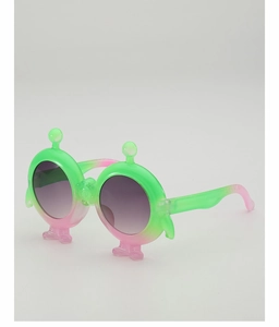 Detail of round alien-shaped sunglasses for kids with fluorescent gradient finish
