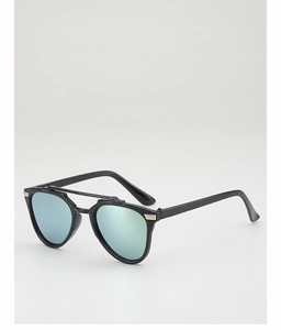 Detail of black frame kids aviator sunglasses with blue mirrored lenses and double bridge