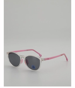Détail des branches roses et monture transparente sur lunettes soleil enfant