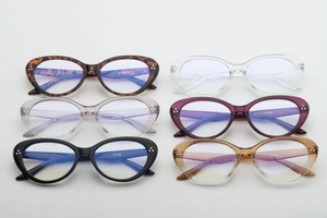 Montures de lunettes œil de chat WF1295 en plusieurs coloris avec rivets métalliques