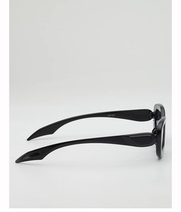 Detail view of glossy black chunky sunglasses with wide temples and product code WF1297