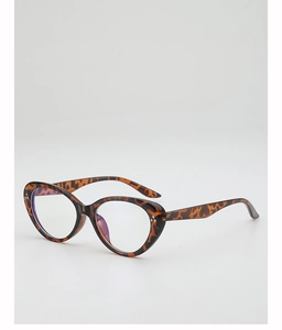 Détail des lunettes œil de chat écaillées avec rivets argentés et verres anti-lumière bleue