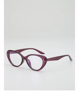 Vue détaillée des lunettes œil-de-chat violettes avec rivets argentés et verres anti-lumière