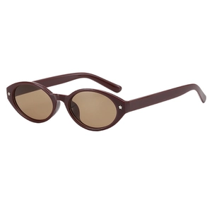 Retro oval wine red sunglasses with brown lenses and silver star rivets for street style
