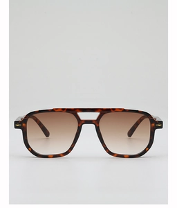Detailed front view of tortoiseshell aviator sunglasses with metal hinge accents