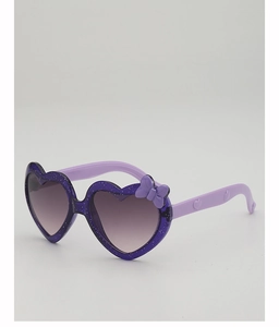 Détail de lunettes de soleil cœur pour enfants avec monture pailletée violette