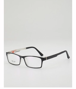 Detail der quadratischen TR90-Brille mit schwarz-weißen Bügeln und orangefarbenen Akzenten