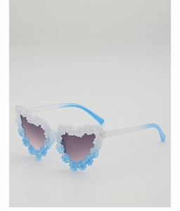 Detail of heart-shaped kids sunglasses with 3D gradient daisy flower frame decor