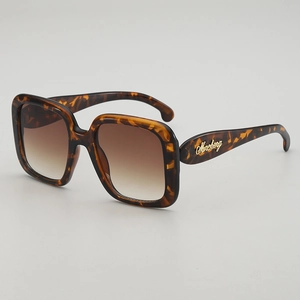 Oversized tortoise shell square sunglasses with gradient brown lenses for a retro look