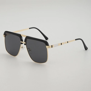 Square Metal Frame Sunglasses UV400 Protection Gradient Lens Retro Pilot Style Fashion Eyewear For Men Women
