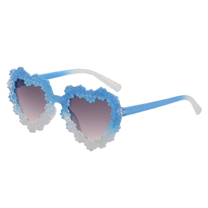 Sweet heart-shaped kids sunglasses with blue-white gradient and floral Daisy decorations