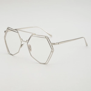 Montura de gafas geométrica plateada de doble puente con una elegante vista de 45 grados
