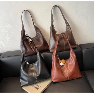 Women PU Leather Hobo Bag Large Capacity Shoulder Tote With Baseball Pendant Contrast Stitching Minimalist Daily Handbag