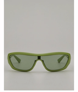 Vue frontale de lunettes de soleil de sport Y2K vertes avec monture épaisse futuriste