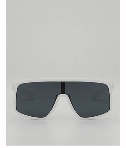 Vue de face de lunettes de soleil de sport blanches avec verre panoramique gris foncé
